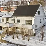 With Sea View, Boathouse, Garage And Boat * Kvalsund