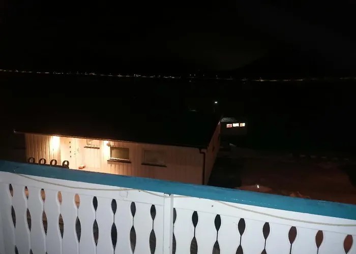 With Sea View, Boathouse, Garage And Boat Quarto em Acomodações Particulares