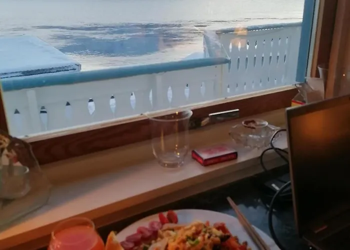 With Sea View, Boathouse, Garage And Boat * Kvalsund